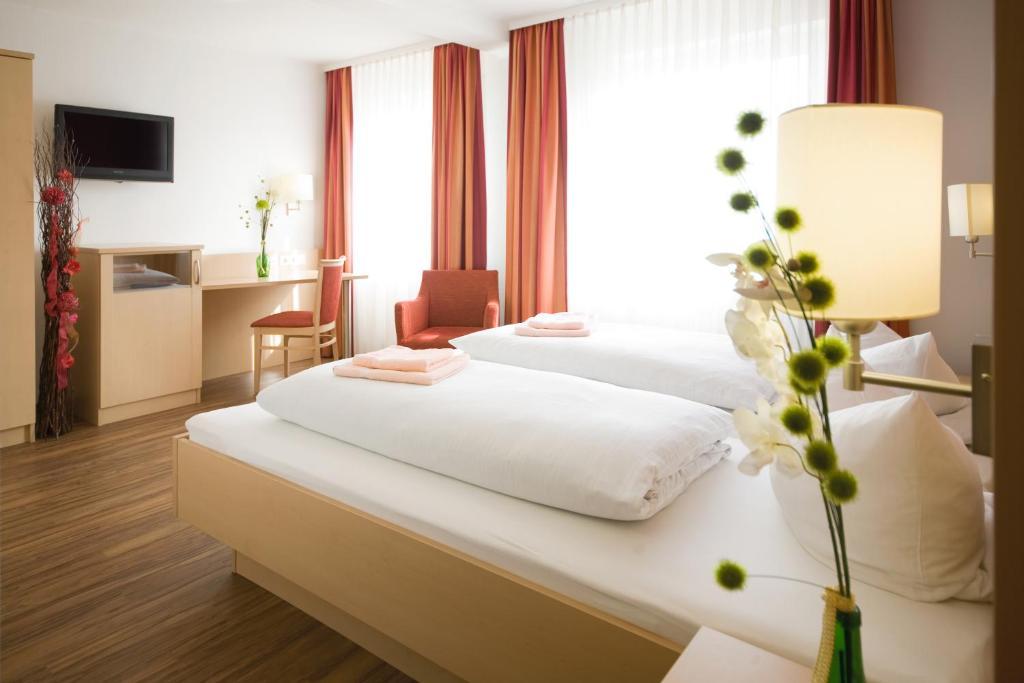 Hotel Gasthof Pension Riebel Etzenricht 객실 사진